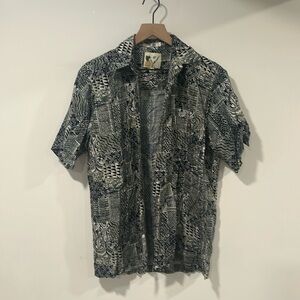 Vintage RON CHERESKIN Hawaiian Tropical Shirt 100%,  Rayon. Size men’s Medium